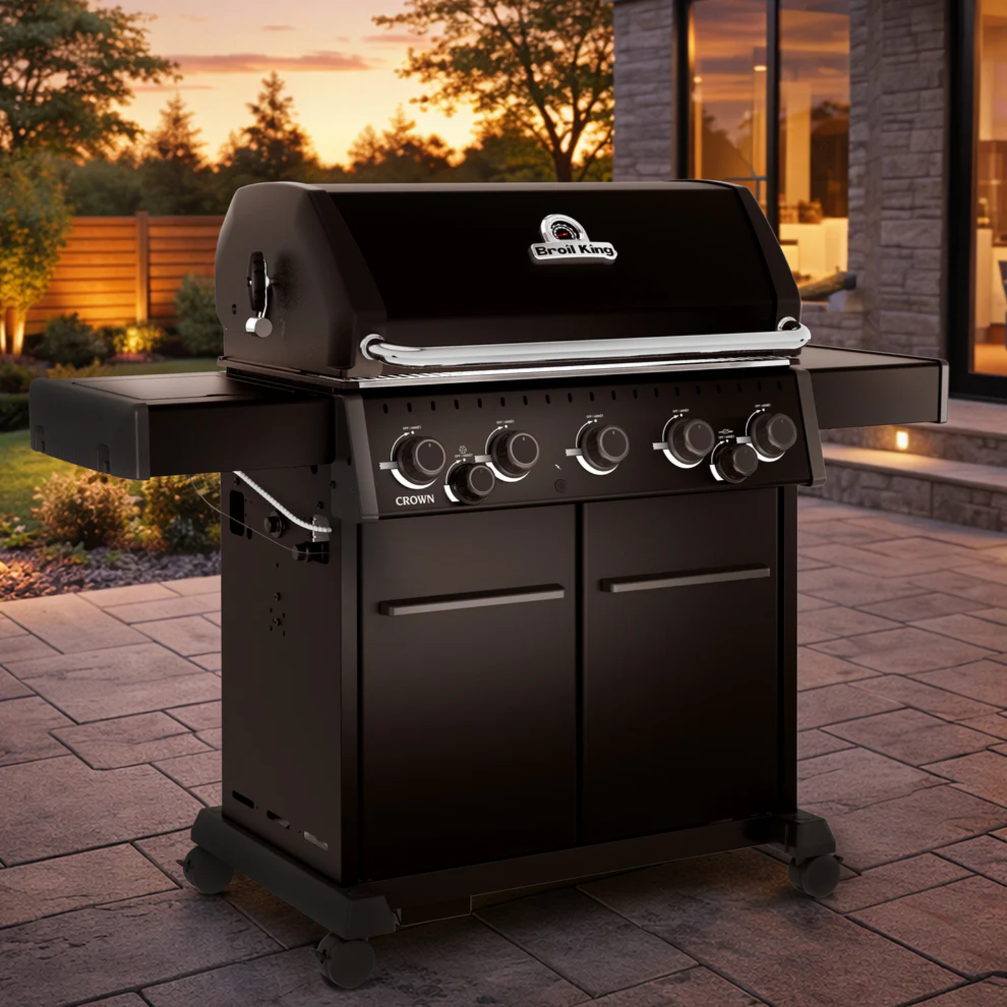Broil King Crown 590 Shadow Gas BBQ