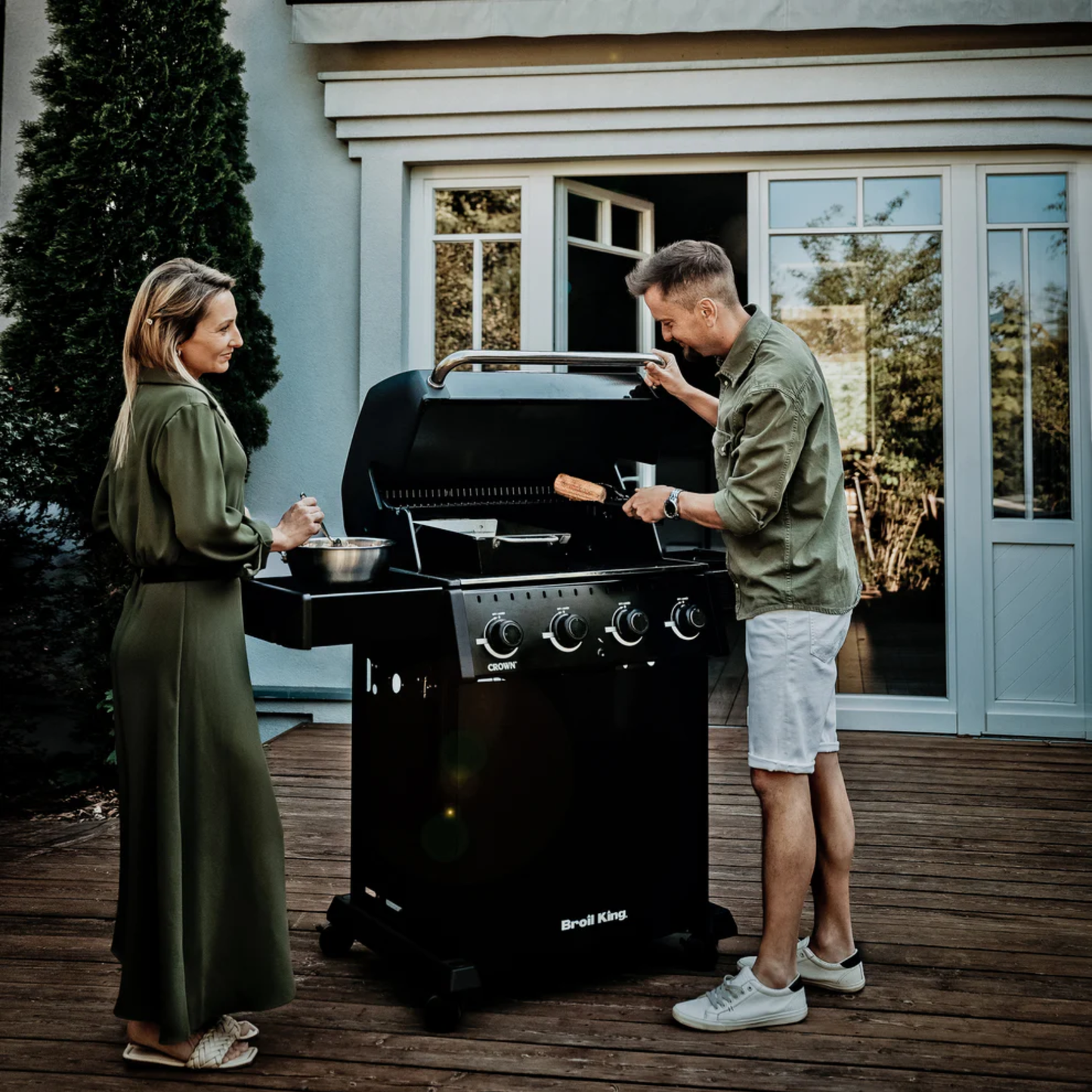 Broil King Crown 410 Shadow Gas BBQ